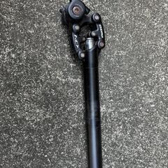 サドルサスペンション