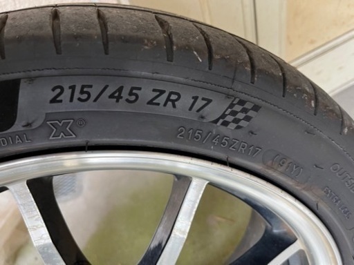 215/45R17 ミシュラン パイロットスポーツ4 プリウス30