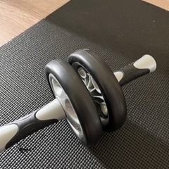 腹筋ローラー