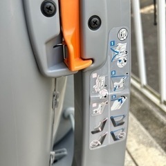 前向き、後ろ向き対応チャイルドシートの画像
