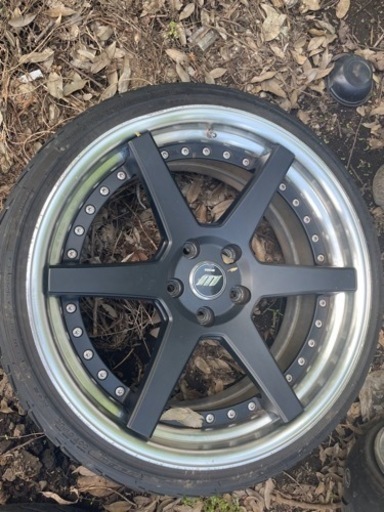 廃盤品ジーストST1とST2 19インチ 2本ジャンク扱い