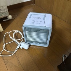 ここひえ（卓上冷風機）