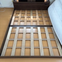 ダブルベッドの画像