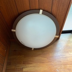 家具 照明器具4点差し上げます。