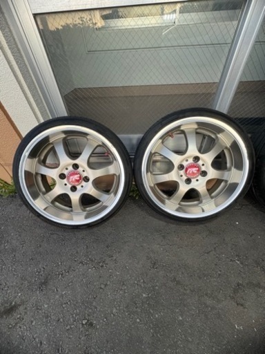 車のパーツ タイヤ、ホイール