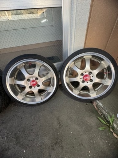 車のパーツ タイヤ、ホイール