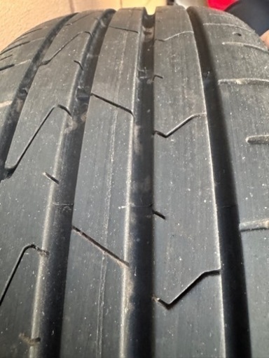 車のパーツ タイヤ、ホイール
