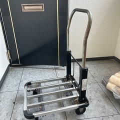 伸縮性台車の画像