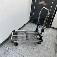 伸縮性台車の画像