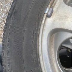 中古タイヤ215/70R16の画像