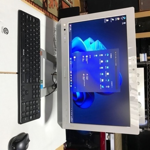 モニター一体型パソコンWindows11Lenovo