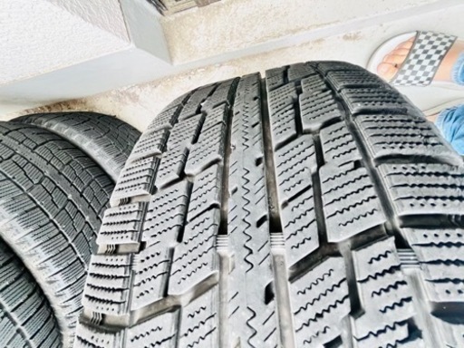 車のパーツ タイヤ、ホイール
