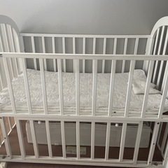 katoji ホワイトベビーベッドの画像