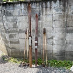 スポーツ スキー古いスキーとストックのセット