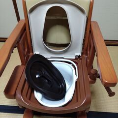 介護用ポータブルトイレ【安寿】家具調トイレセレクトRはねあげ（標準便座）の画像