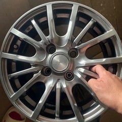 車のパーツ タイヤ、ホイール