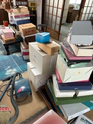 食器、毛布、小物贈答品大量