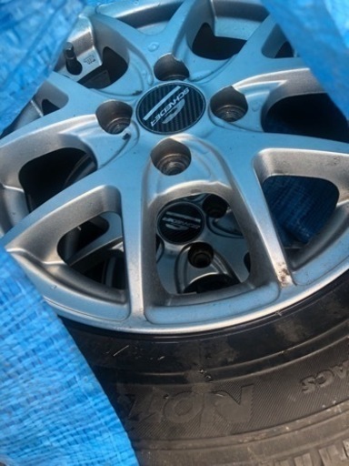 車のパーツ タイヤ、ホイール