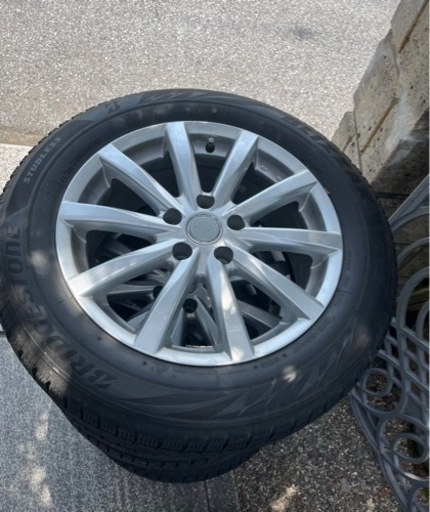 車のパーツ タイヤ、ホイール