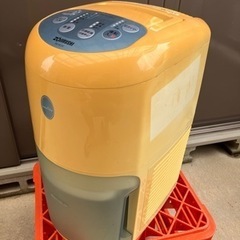 除湿機　完動品　部屋干しにいかがですか