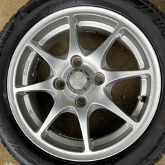 車のパーツ タイヤ、ホイールの画像