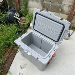 早い物勝ちです。ハードクーラーボックス　EVERBILT