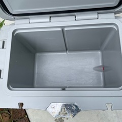 早い物勝ちです。ハードクーラーボックス　EVERBILTの画像