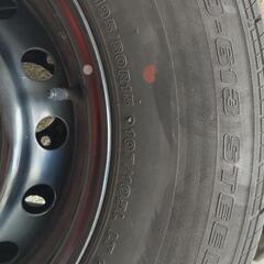 ハイエースホイール付きタイヤ4本の画像