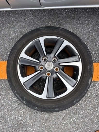 車のパーツ タイヤ、ホイールトヨタ純正