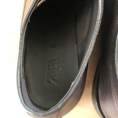 ZARAの本革ビジネス用靴の画像