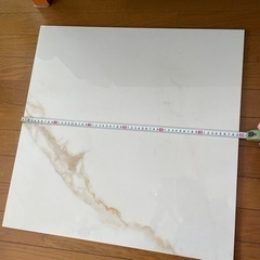 セラミックタイル　12枚　大理石　内装資材の画像