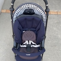 combi  コンビ　ベビーカー　メチャカルハンディオート4キャスcompact
の画像
