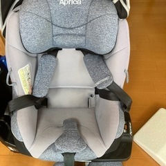 アップリカ チャイルドシート クルリラの画像