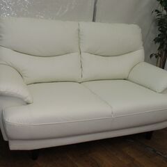 R521 NITORI コンパクトアイボリー色 2Pソファ、二人かけソファ、合皮