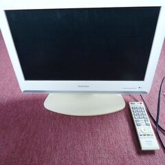 TOSHIBA 19A8000 白　リモコン付きの画像