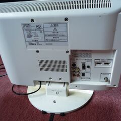 TOSHIBA 19A8000 白　リモコン付きの画像