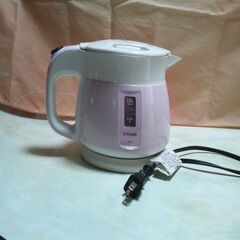 湯沸かし電気ケトル0,6ℓ（新品に近い）