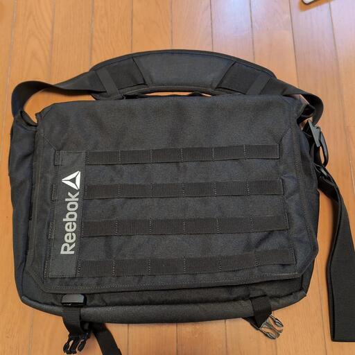 Reebok　ショルダーバッグ