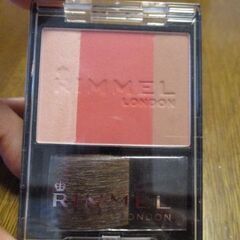RIMMEL　スリーインワン　モデリングフェイスブラッシュ　00...