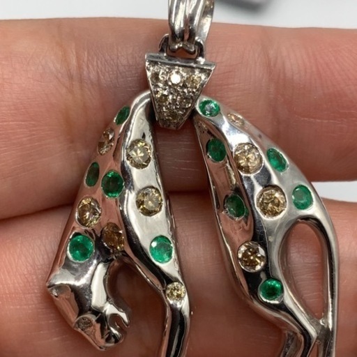 プラチナ　パンサーペンダント　12.6g ダイヤ 0.87ct エメ 0.59ct
