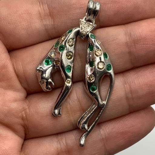 プラチナ　パンサーペンダント　12.6g ダイヤ 0.87ct エメ 0.59ct