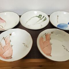 和食器、お玉　などの画像