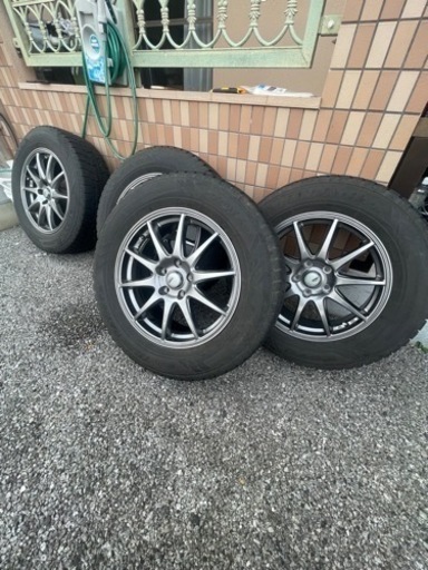 車のパーツ タイヤ、ホイール