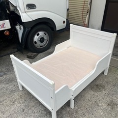 IKEA 子供用伸縮ベッド