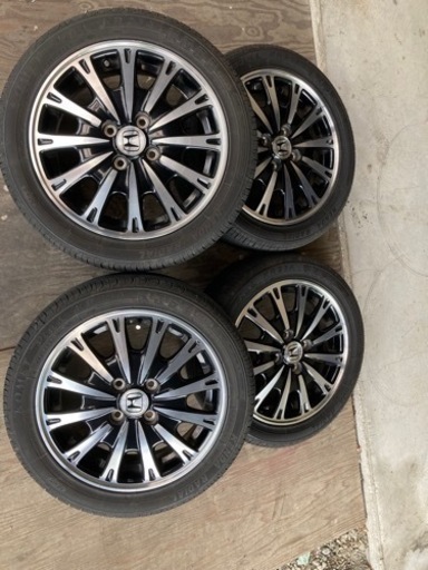 車のパーツ タイヤ、ホイール