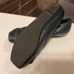 2足セット！EIZOとコンポジションフラットパンプス22.5センチの画像