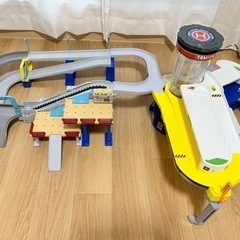 【美品　おまけミニカー付き】トミカ　ダブルアクションビル　50周...