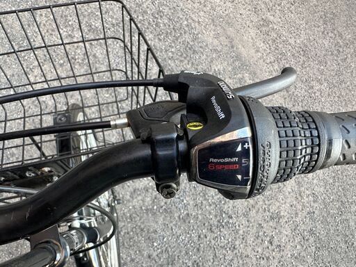 自転車 26インチ LEDオートライト シマノ製6段変速ギア 折りたたみ 盗難防止後輪サークル鍵