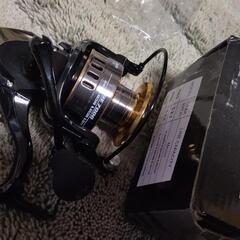  【新品２個】海釣りリール・HE-7000番！ ◆海釣り用！ (箱潰れ品)の画像
