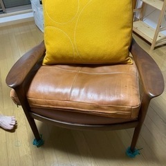 木製の椅子の画像